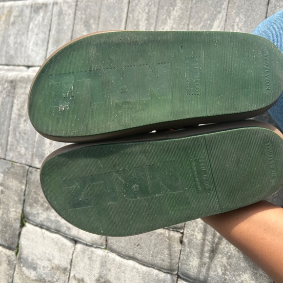 NORA LOZZA DESIGNER SHOES: Chunky Slim - Picture 2 of 2